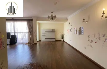 Apartment - 3 Bedrooms - 3 Bathrooms for sale in Al Hadaba Al Olya - Mokattam - Cairo