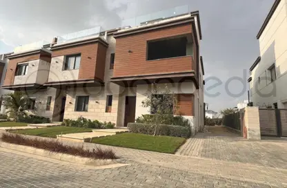 Townhouse - 3 Bedrooms - 5 Bathrooms for sale in Azzar - 5th Settlement Compounds - The 5th Settlement - New Cairo City - Cairo