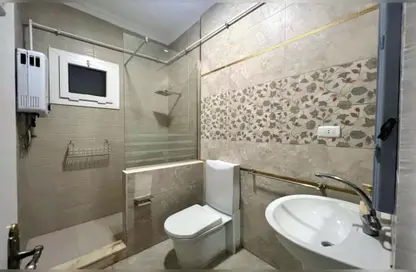 شقة - 3 غرف نوم - 1 حمام للايجار في طريق الجيش - كامب شيزار - حي وسط - الاسكندرية