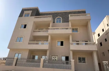 Apartment - 3 Bedrooms - 2 Bathrooms for sale in Bait Alwatan - The 5th Settlement - New Cairo City - Cairo