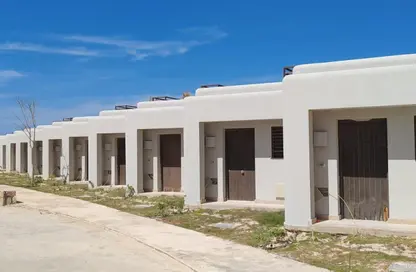 Chalet - 2 Bedrooms - 2 Bathrooms for sale in Hacienda West - Ras Al Hekma - North Coast