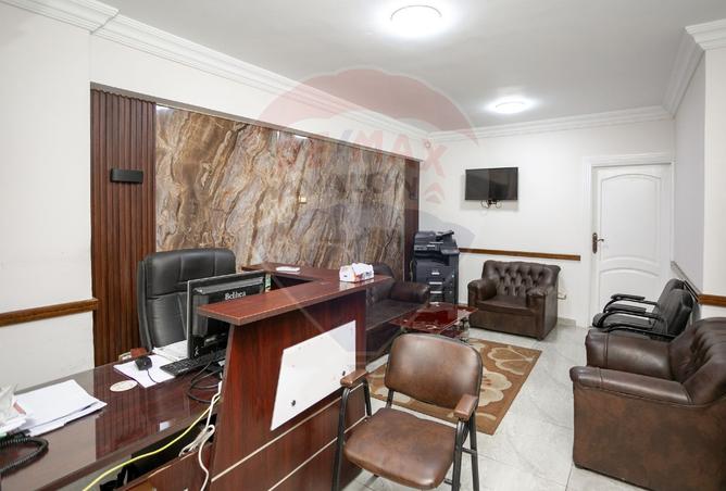 8207718 - Property Image 2