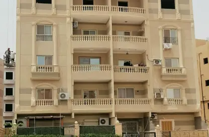 شقة - 2 غرف نوم - 1 حمام للبيع في المجاورة الثانية - المنطقة الثامنة - مدينة الشروق - القاهرة