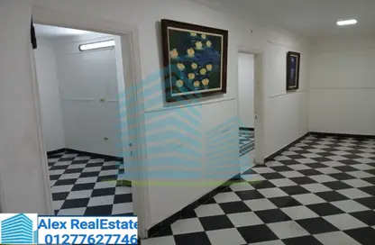 Office Space - Studio - 1 Bathroom for rent in Smouha Square - Smouha - Hay Sharq - Alexandria