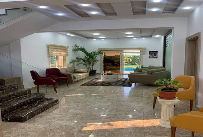 8118913 - Property Image 2