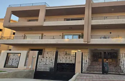 Apartment - 4 Bedrooms - 3 Bathrooms for sale in El Nady District - Shorouk City - Cairo