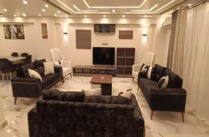 Apartment - 4 Bedrooms - 3 Bathrooms for rent in Al Tahrir St. - Dokki - Giza