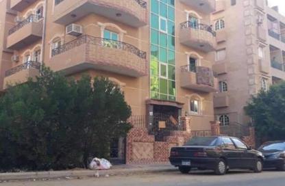 Whole Building - 7+ Bedrooms - 7+ Bathrooms for sale in Al Mehwar Al Markazi - 1st District - 6 October City - Giza