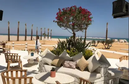 شاليه - 3 غرف نوم - 3 حمامات للبيع في ازها الساحل الشمالي - راس الحكمة - الساحل الشمالي