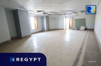 Office Space - Studio - 3 Bathrooms for rent in Hamdy Ramadan St. - Zahraa El Maadi - Hay El Maadi - Cairo