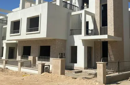 Twin House - 4 Bedrooms - 4 Bathrooms for sale in New Giza - Cairo Alexandria Desert Road - 6 October City - Giza
