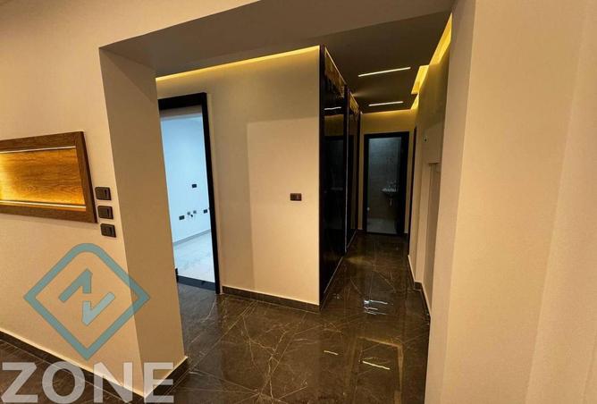 8212236 - Property Image 2