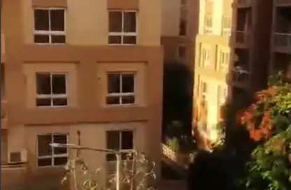 Apartment - 2 Bedrooms - 1 Bathroom for sale in Degla Gardens - Hadayek October - 6 October City - Giza