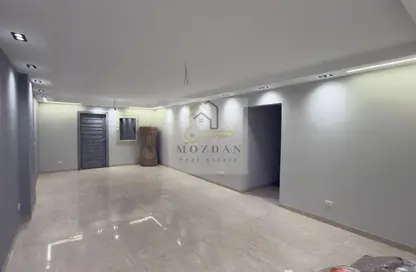 Apartment - 3 Bedrooms - 3 Bathrooms for rent in 10th Sector - Zahraa El Maadi - Hay El Maadi - Cairo