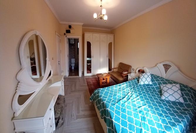 8324040 - Property Image 3