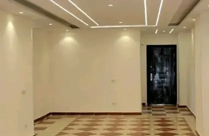 شقة - 3 غرف نوم - 1 حمام للبيع في شارع النصر - سموحة - حي شرق - الاسكندرية