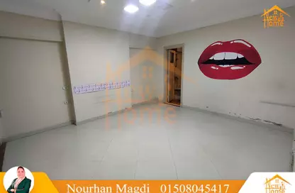 شقة - 3 غرف نوم - 3 حمامات للبيع في طريق ابو قير - زيزينيا - حي شرق - الاسكندرية