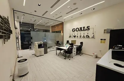 مساحات مكتبية - استوديو - 2 حمامات للبيع في ديستريكت 5 - كمبوندات التجمع الخامس - التجمع الخامس - مدينة القاهرة الجديدة - القاهرة