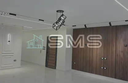 Apartment - 3 Bedrooms - 3 Bathrooms for sale in El Narges Buildings - Al Narges - New Cairo City - Cairo