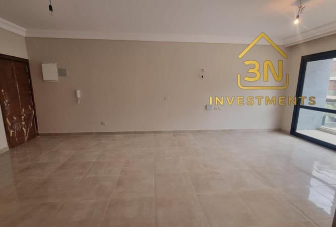 8081094 - Property Image 2