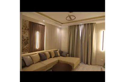 Apartment - 3 Bedrooms - 2 Bathrooms for sale in Hyde Park - 5th Settlement Compounds - The 5th Settlement - New Cairo City - Cairo