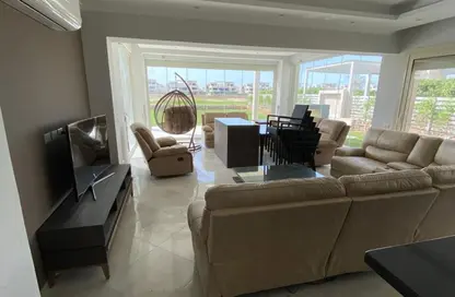 شاليه - 5 غرف نوم - 4 حمامات للبيع في هاسييندا باي - سيدي عبد الرحمن - الساحل الشمالي