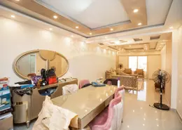 Apartment - 3 Bedrooms - 1 Bathroom for sale in Al Fath St. - Janaklees - Hay Sharq - Alexandria