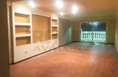 شقة - 4 غرف نوم - 3 حمامات للبيع في سموحة - حي شرق - الاسكندرية