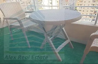 Apartment - 2 Bedrooms - 1 Bathroom for rent in Kafr Abdo St. - Kafr Abdo - Roushdy - Hay Sharq - Alexandria