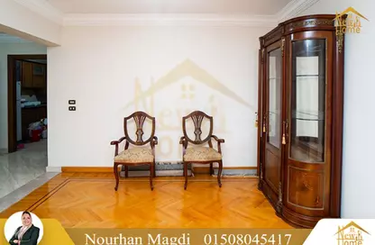 Apartment - 4 Bedrooms - 3 Bathrooms for sale in Omar Al Mokhtar St. - Janaklees - Hay Sharq - Alexandria