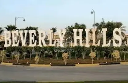 Apartment - 4 Bedrooms - 5 Bathrooms for sale in Beverly Hills - Sheikh Zayed Compounds - Sheikh Zayed City - Giza