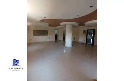 Apartment - 3 Bedrooms - 3 Bathrooms for rent in Street 100   Al Fairouz St. - 10th District - Sheikh Zayed City - Giza