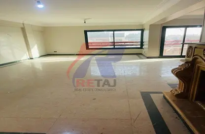 Apartment - 3 Bedrooms - 2 Bathrooms for sale in Mohamed Tawfik Diab St. - 6th Zone - Nasr City - Cairo