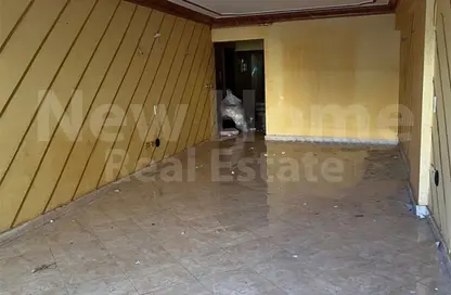 Apartment - 3 Bedrooms - 3 Bathrooms for rent in Abd Al Fattah El Taweel St. - Fleming - Hay Sharq - Alexandria