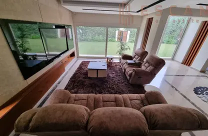 Villa - 5 Bedrooms - 5 Bathrooms for rent in Madinaty - Cairo