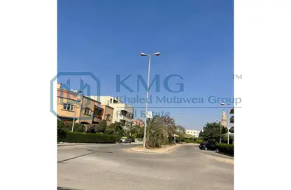 Apartment - 4 Bedrooms - 3 Bathrooms for sale in Area B - Ganoob El Acadimia - New Cairo City - Cairo