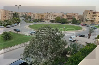 Apartment - 3 Bedrooms - 3 Bathrooms for sale in Doctor Yassin Abdel Ghaffar St. - Area C - Ganoob El Acadimia - New Cairo City - Cairo