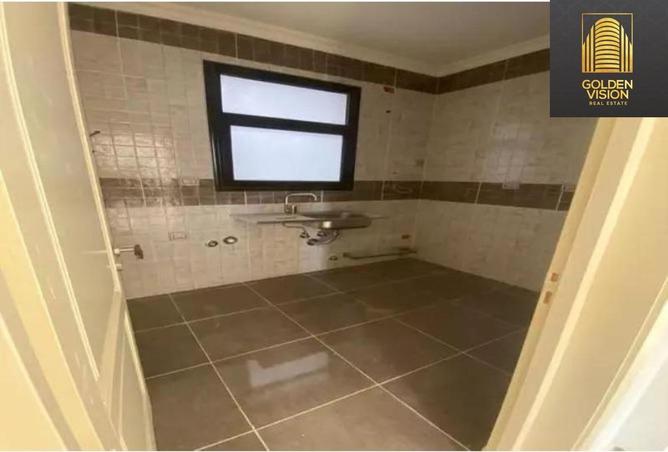 8081209 - Property Image 2