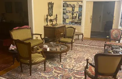 شقة - 3 غرف نوم - 3 حمامات للبيع في شارع محمود عزمي - الزمالك - القاهرة