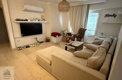 Apartment - 3 Bedrooms - 3 Bathrooms for sale in Tijan - Zahraa El Maadi - Hay El Maadi - Cairo