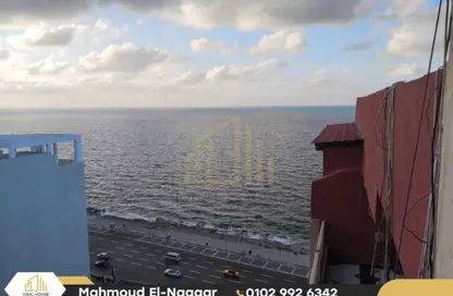 شقة - 3 غرف نوم - 3 حمامات للبيع في كامب شيزار - حي وسط - الاسكندرية