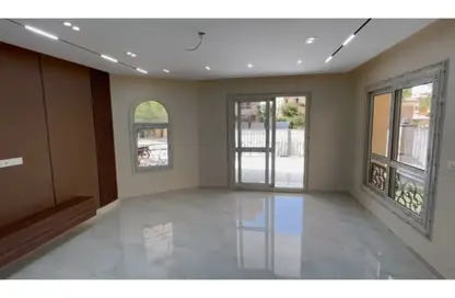 Apartment - 3 Bedrooms - 2 Bathrooms for sale in Al Khamayel city - Sheikh Zayed Compounds - Sheikh Zayed City - Giza