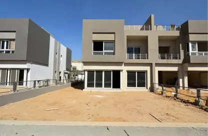 Villa - 4 Bedrooms - 5 Bathrooms for sale in Etapa - Sheikh Zayed Compounds - Sheikh Zayed City - Giza