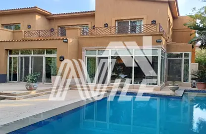 فيلا - 5 غرف نوم - 5 حمامات للبيع في سوان ليك قطامية - التجمع الاول - مدينة القاهرة الجديدة - القاهرة
