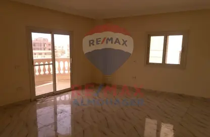 Apartment - 3 Bedrooms - 2 Bathrooms for rent in 8th District - Sheikh Zayed City - Giza