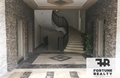 شقة - 3 غرف نوم - 2 حمامات للبيع في شارع عمر مكرم - النرجس 6 - النرجس - مدينة القاهرة الجديدة - القاهرة