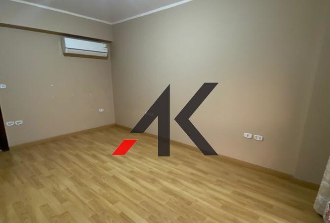 8198296 - Property Image 2