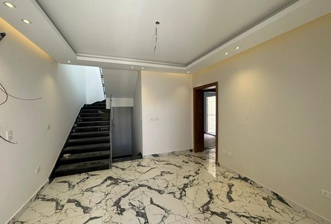 8195825 - Property Image 3