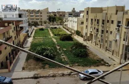 شقة - 3 غرف نوم - 2 حمامات للبيع في المجاورة الاولي - الحي الاول شرق - مدينة الشروق - القاهرة