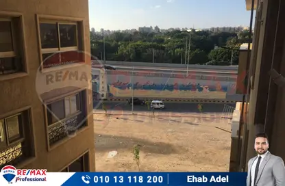 Apartment - 2 Bedrooms - 1 Bathroom for sale in Al Shohada Square St. - Smouha - Hay Sharq - Alexandria